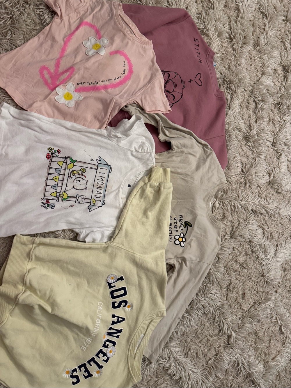 Girls' Pastel Daisy Graphic Tee - Yellow, Pink, White, Mauve